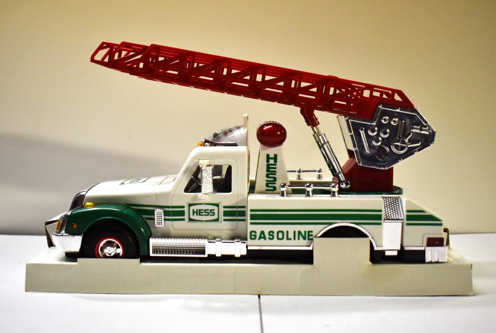 1994 Hess Rescue Truck With Original Box And All Packaging