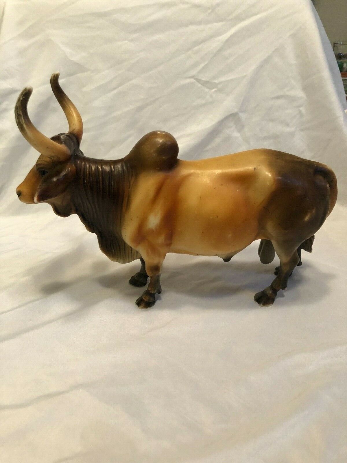 Used Breyer Molding Co. Brahma Bull Figure