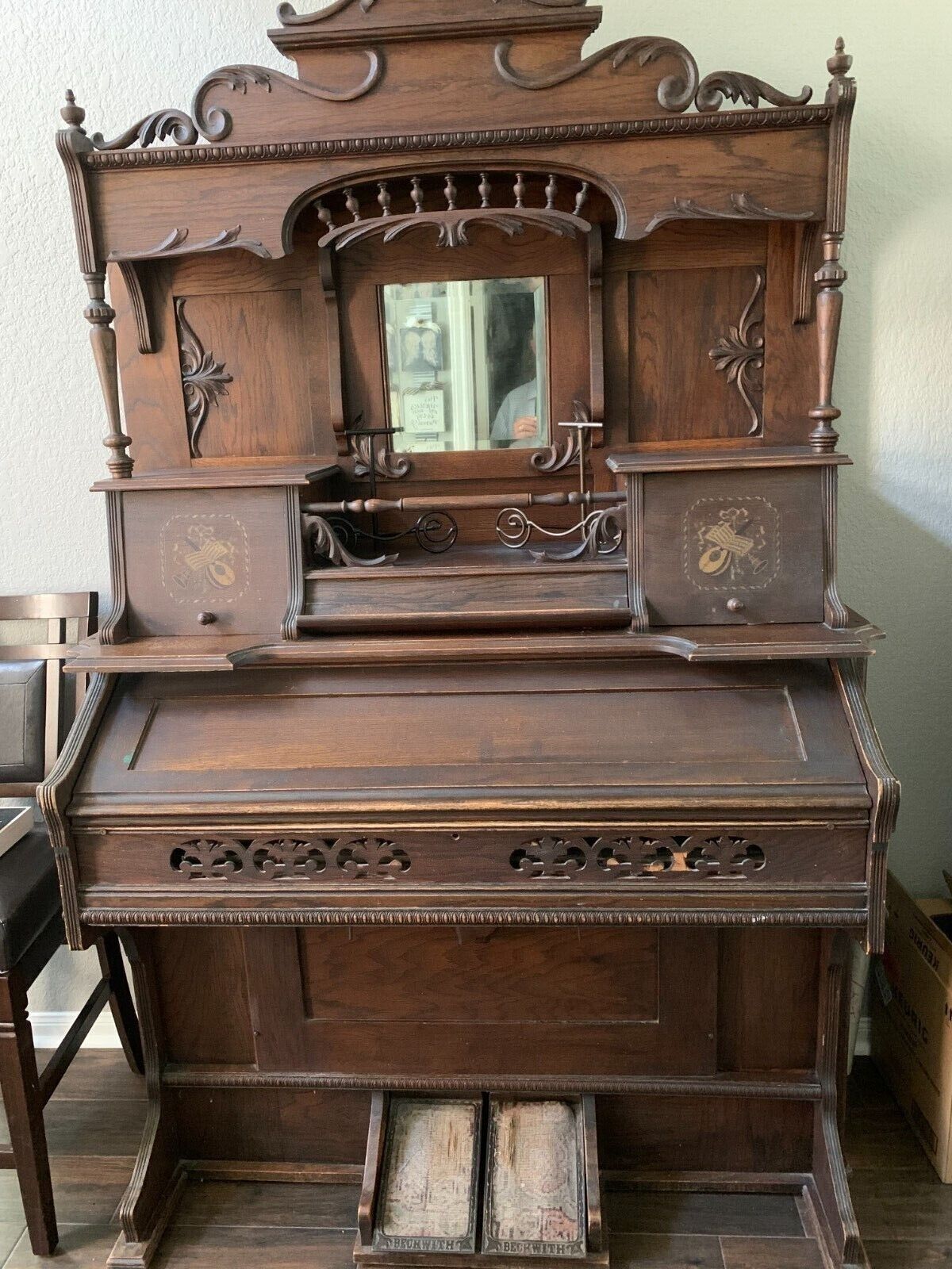 1907 Antique Beckwith Pump Organ
