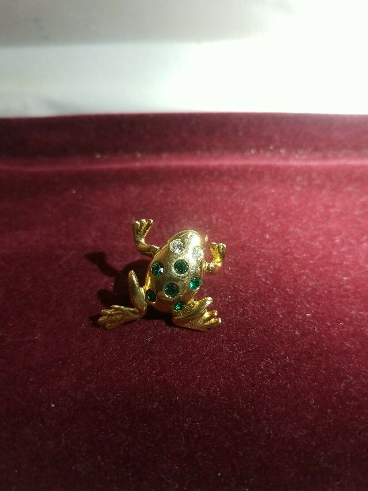 Avon Frog Pin Or Tie Tac With Green And Clear Rhinestones