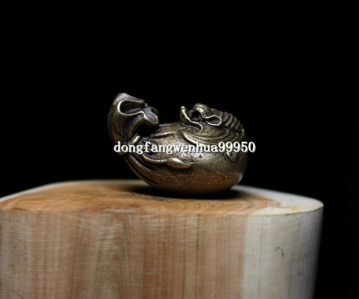 China Copper Bronze Auspicious Animal Bat Fu Bag Wealth Amulet Pendant D060