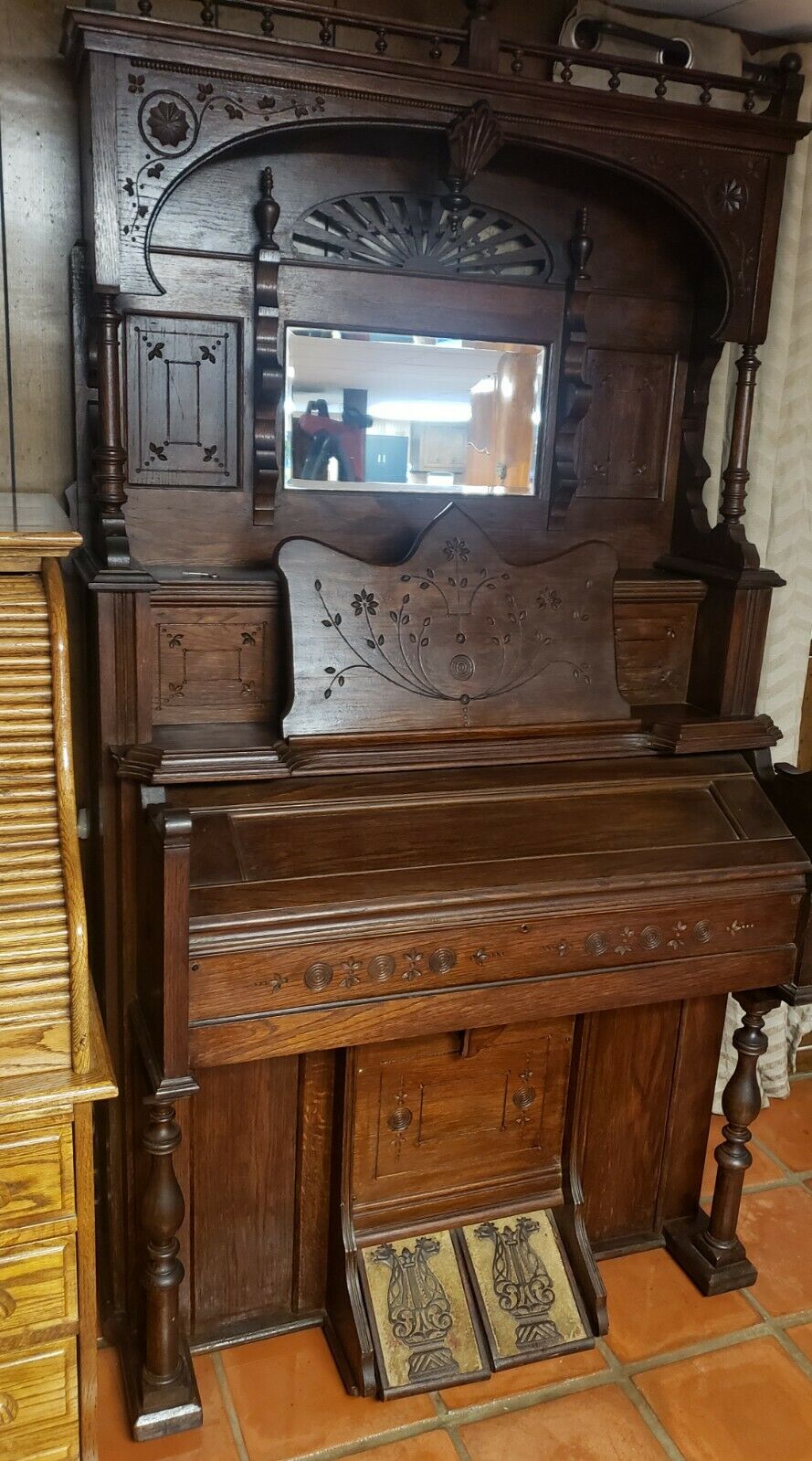 Victorian Antique Cable Co. Chicago Cottage Organ!