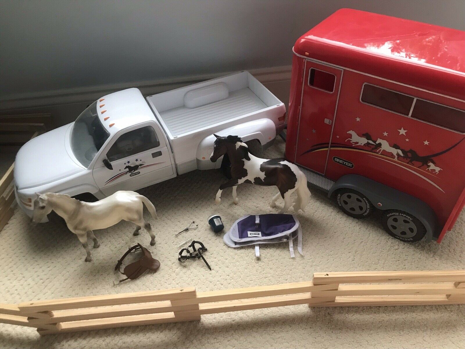 Breyer Horses Duelly Truck And Trailer Lot - See Description