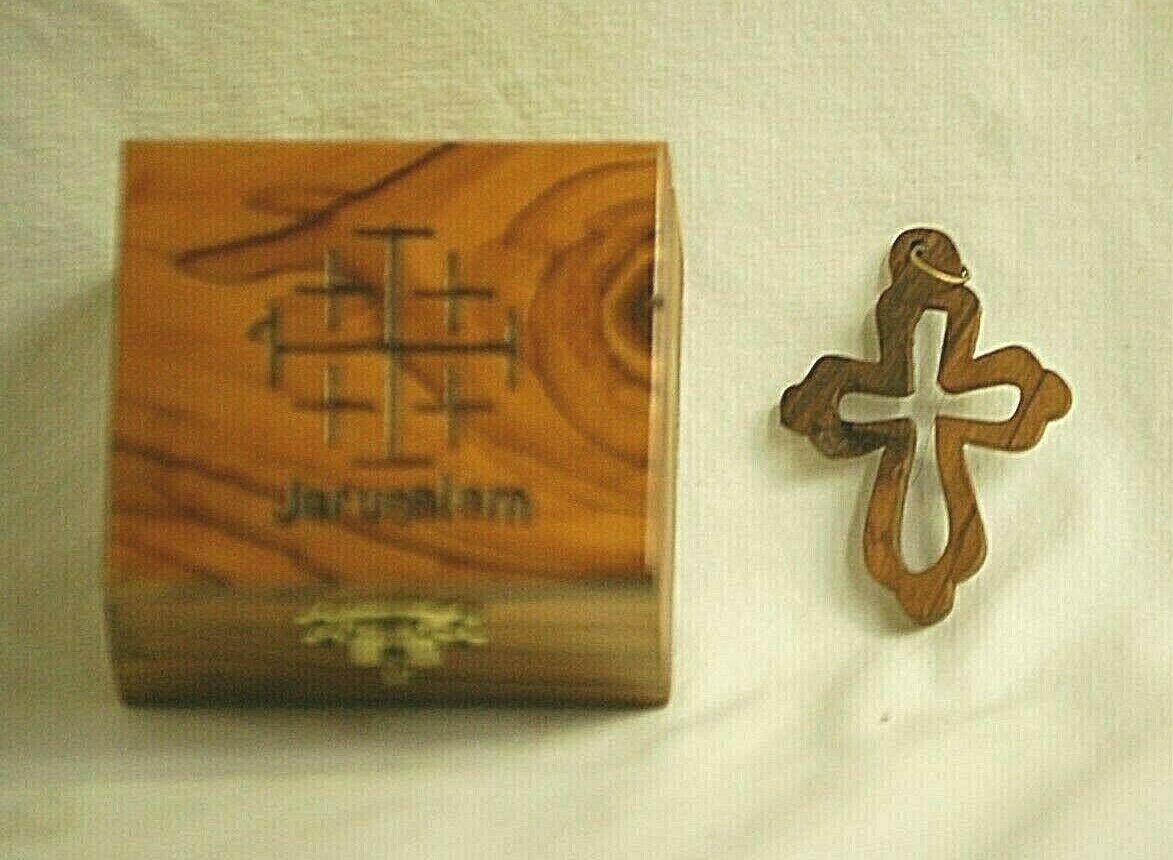 Vintage Jerusalem Engraved Olive Wood Jewelry Trinket Box & Cross W Hinged Lid