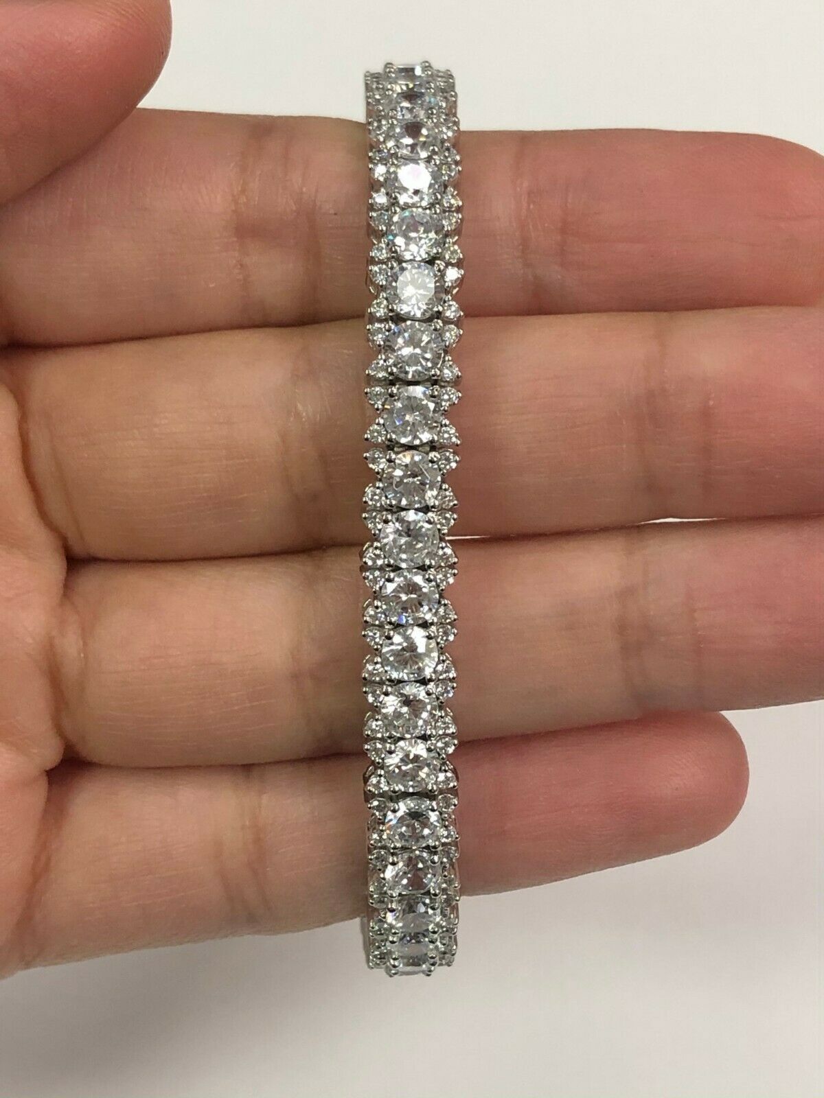 Elegant Round Clear Cz 925 Silver Bow Tie-like Style Bracelet 8.25"