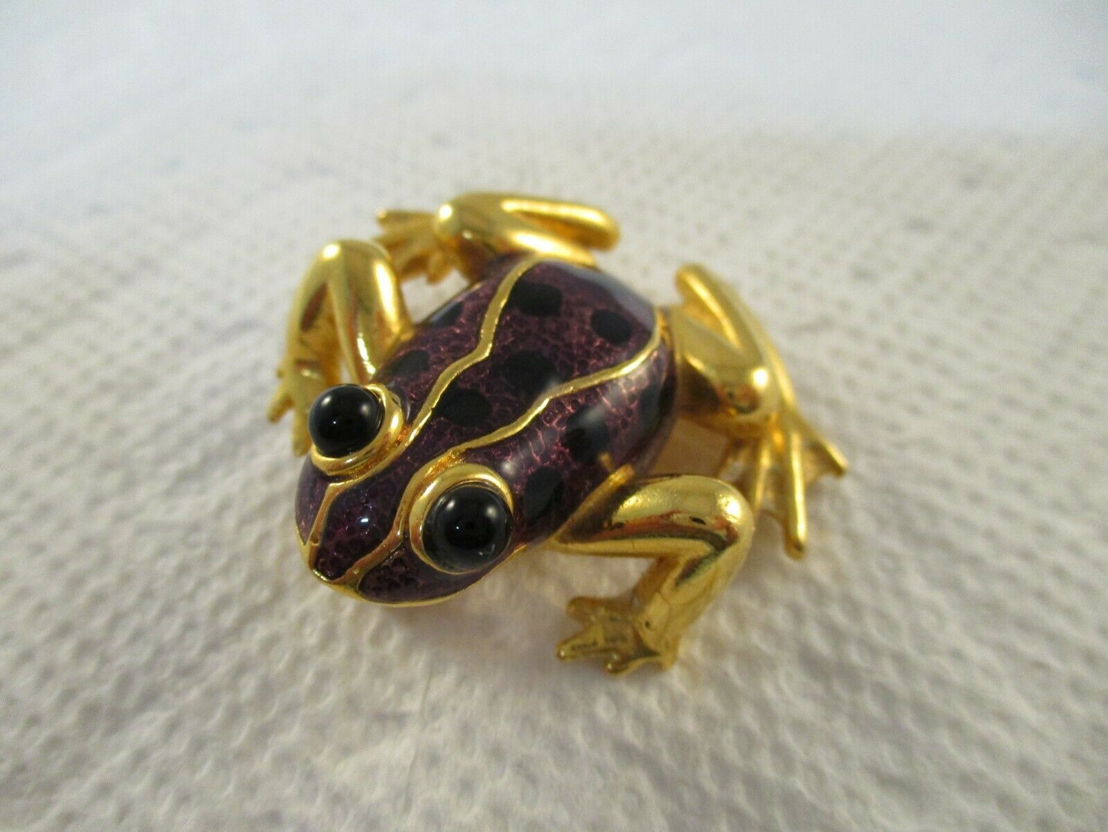 Vintage Gold Tone Brown With Black Spotted Enamel Frog Pin