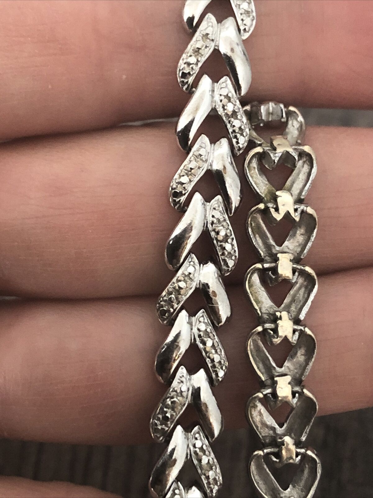 Sparkly 925 Sterling Silver V Heart Shapes Link Tennis Style Bracelet 7.5”