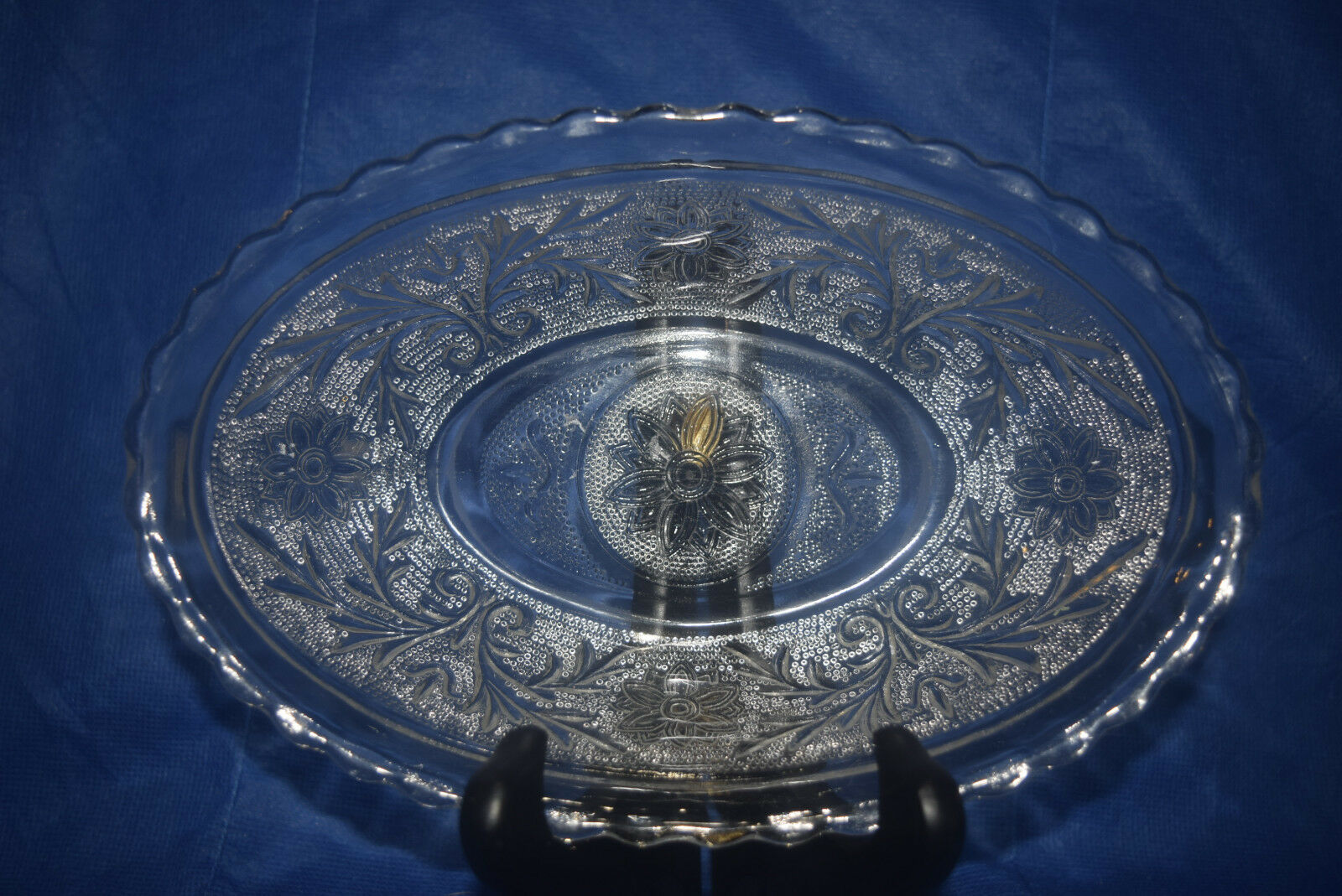 Bowl -  Anchor Hocking Clear Sandwich Glass  - 8 1/2 Inches Long